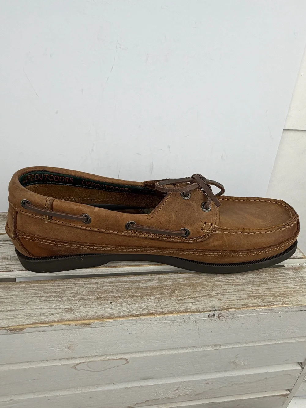Life Outdoors two-eyelet boat shoe with tan leather laces metal eyelets Sz 10D
